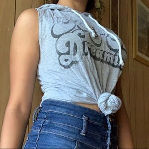 Sleeveless grey hooded shirt